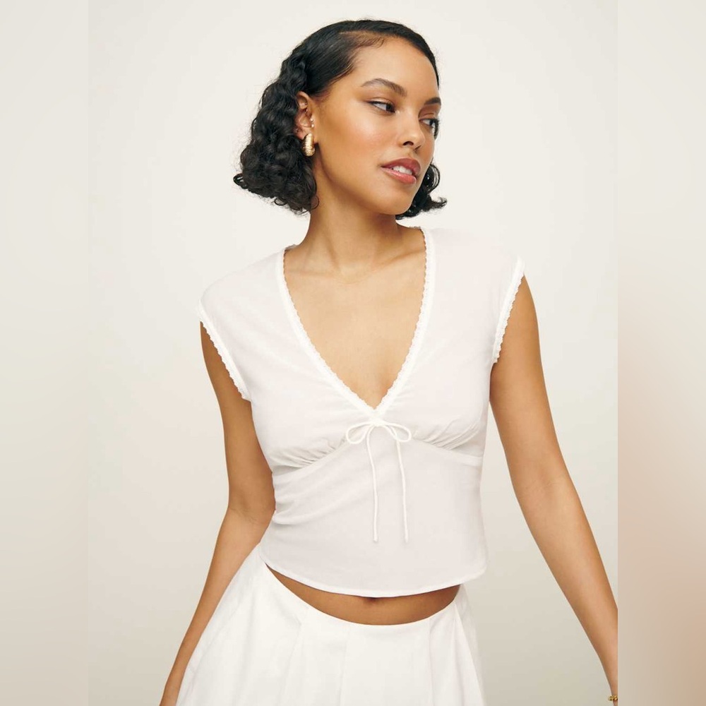 NWT Reformation Cherry  Top – White Size 0